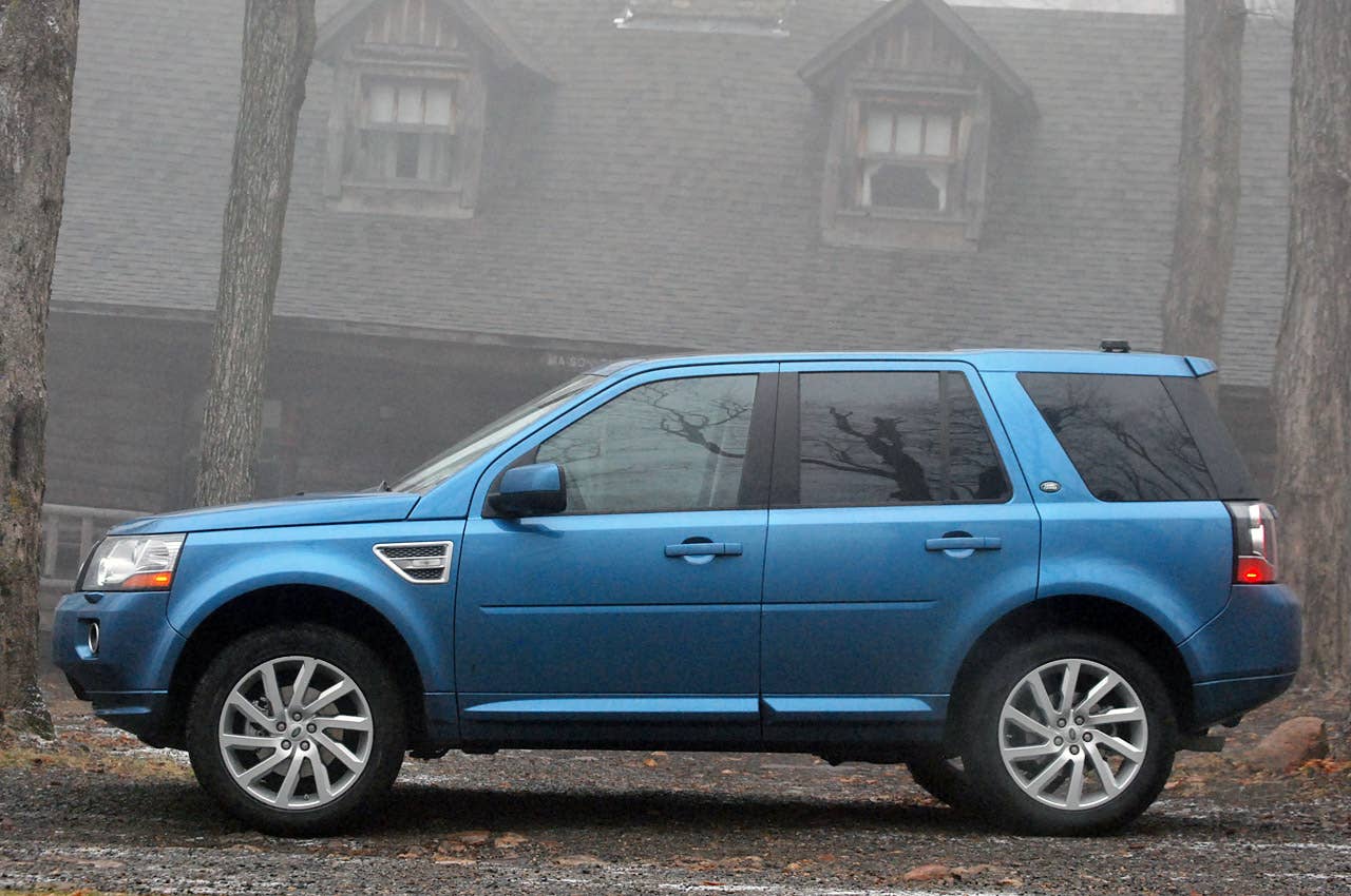 2013 Land Rover LR2 side view