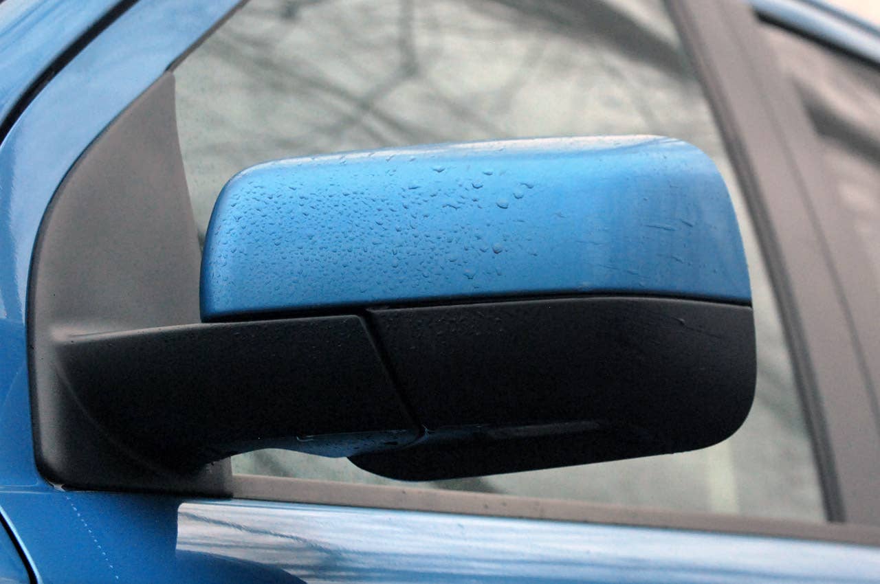2013 Land Rover LR2 side mirror