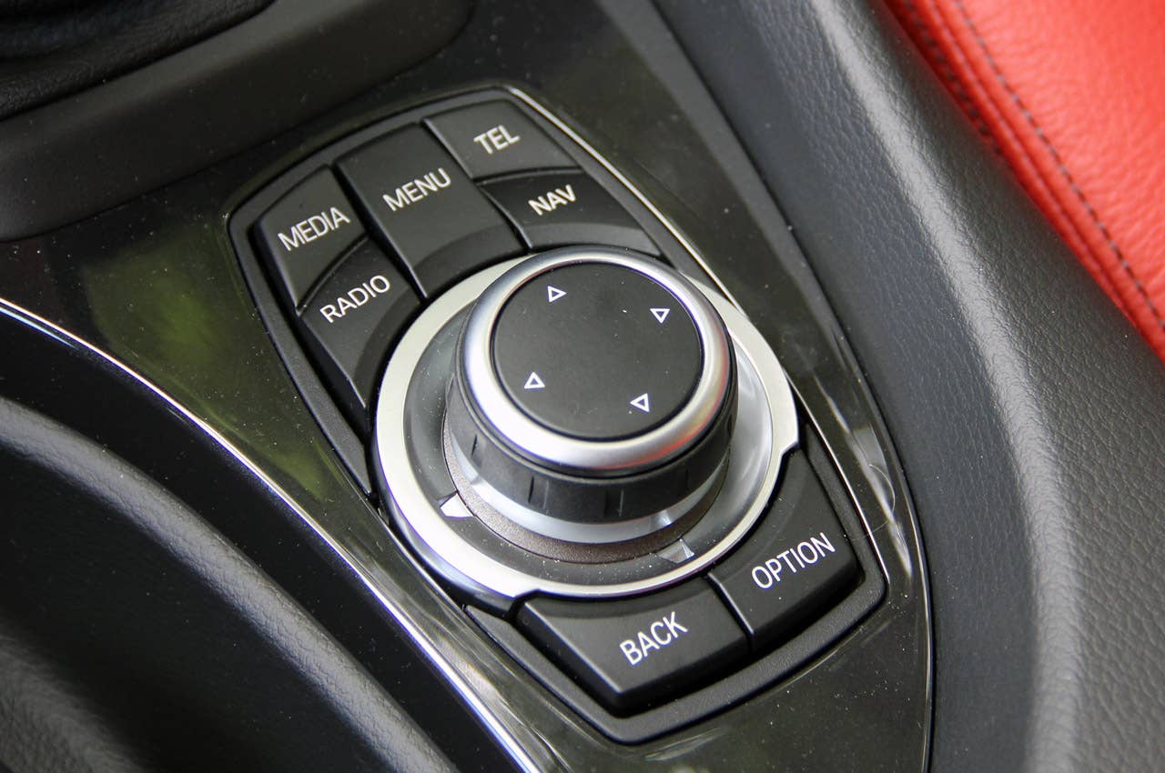 2013 BMW X1 multimedia system controls