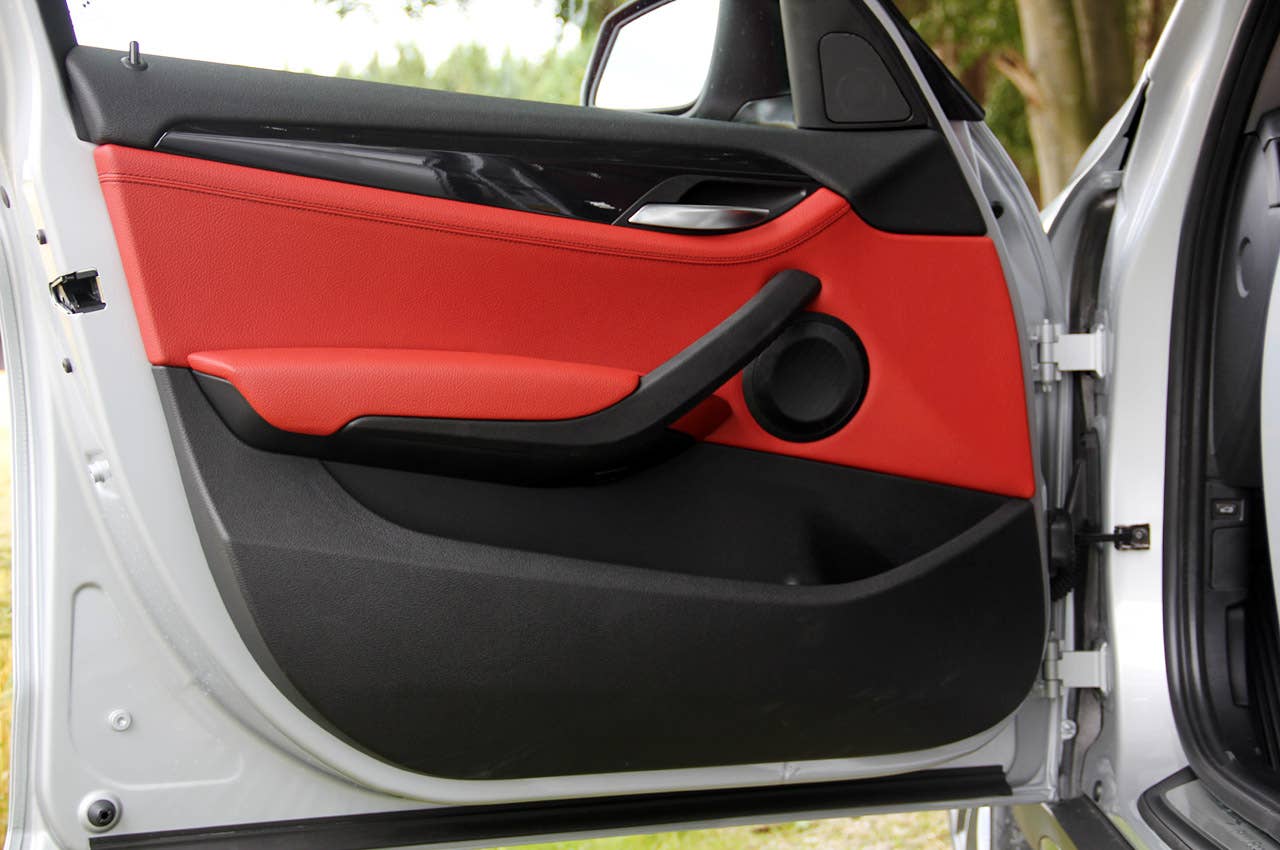 2013 BMW X1 door
