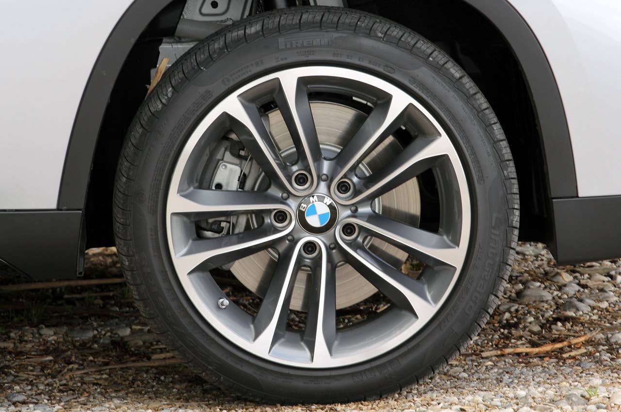 2013 BMW X1 wheel