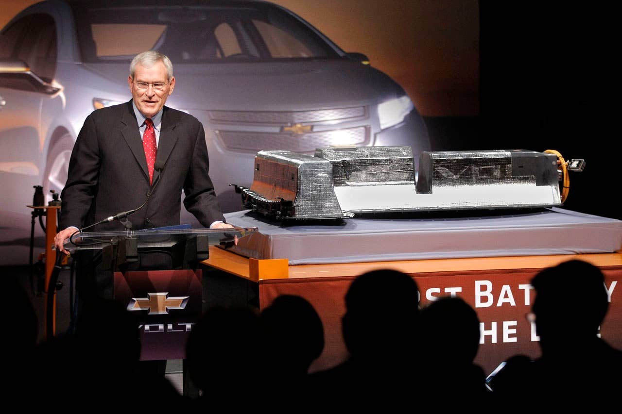 BROWNSTOWN TOWNSHIP, MI -  JANUARY 7: General Motors Chairman and CEO Ed Whitacre talks about the first battery pack (right)  for the Chevrolet Volt extended-range electric vehicle to come off the assembly line January 7, 2010 in Brownstown Township, Michigan.  GM is the first major automaker to manufacture an advanced lithium-ion battery pack in the U.S. Image by Bill Pugliano/Getty Images.