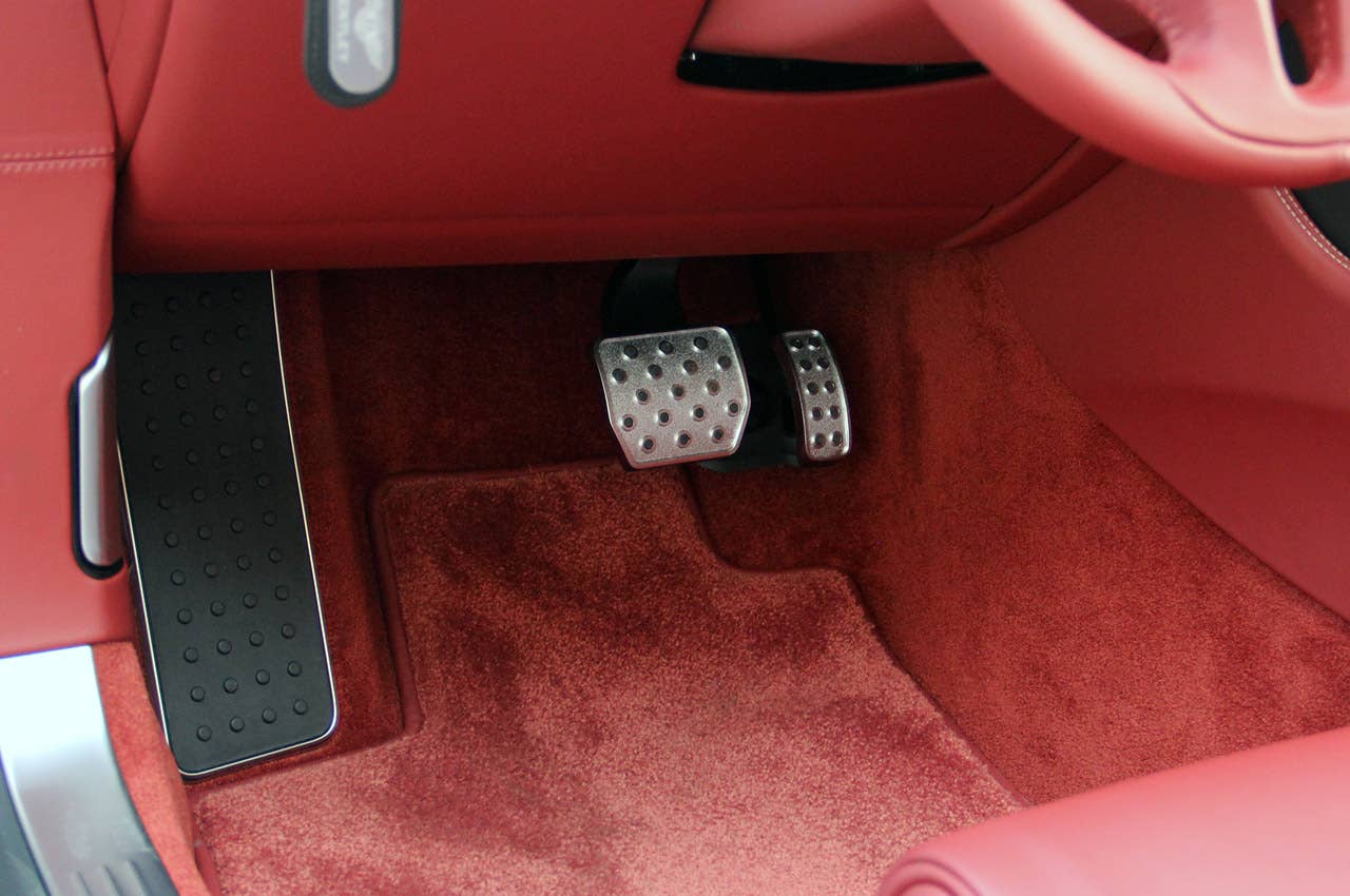 2012 Bentley Continental GTC pedals