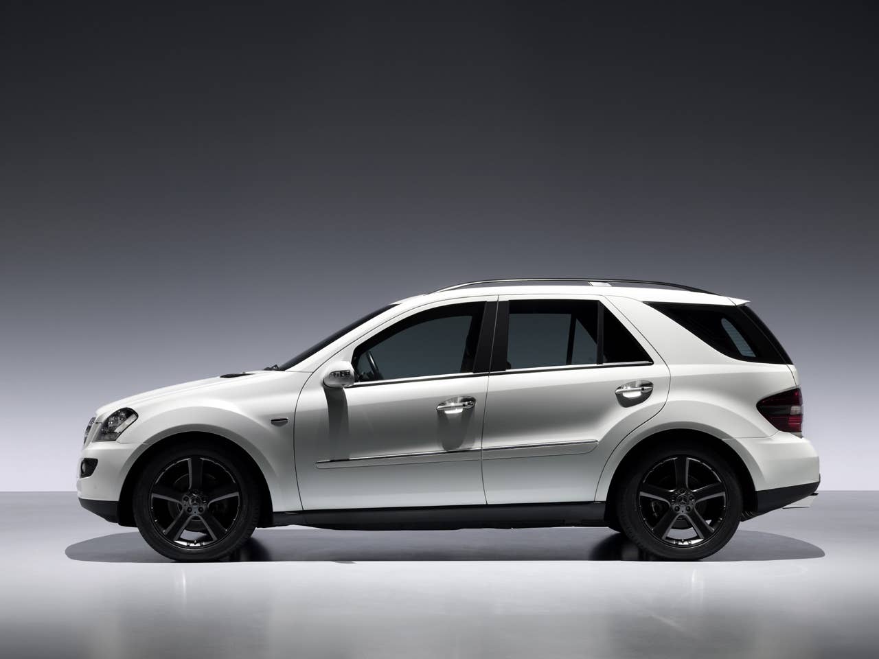 Complete info, pics on the Mercedes M-Class 