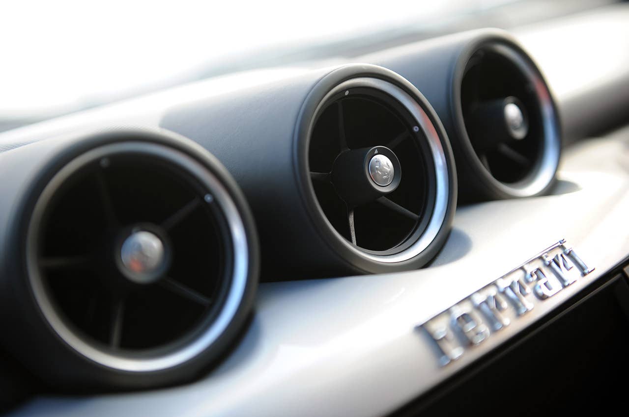 2013 Ferrari FF dash vents