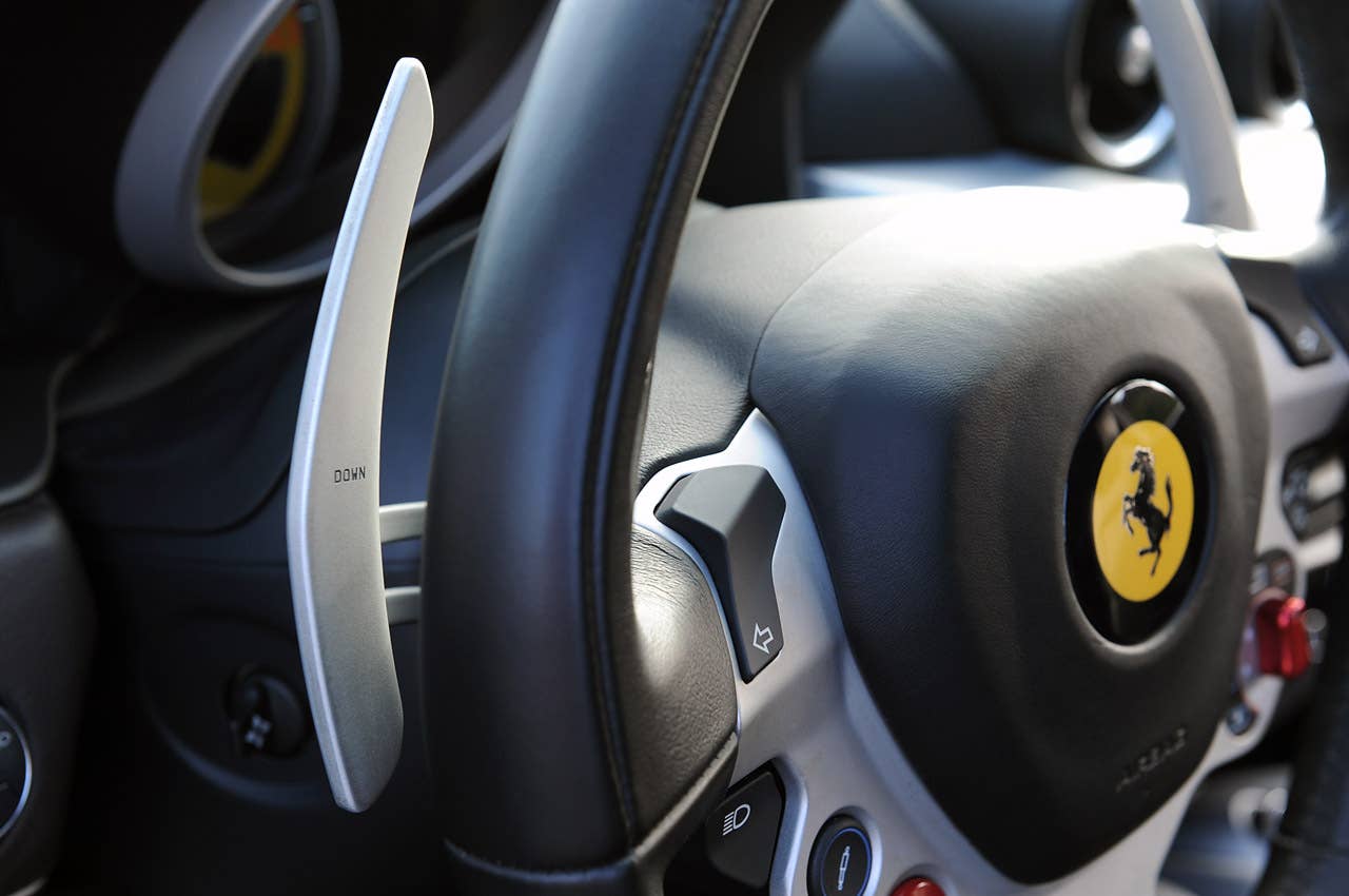 2013 Ferrari FF paddle shifter