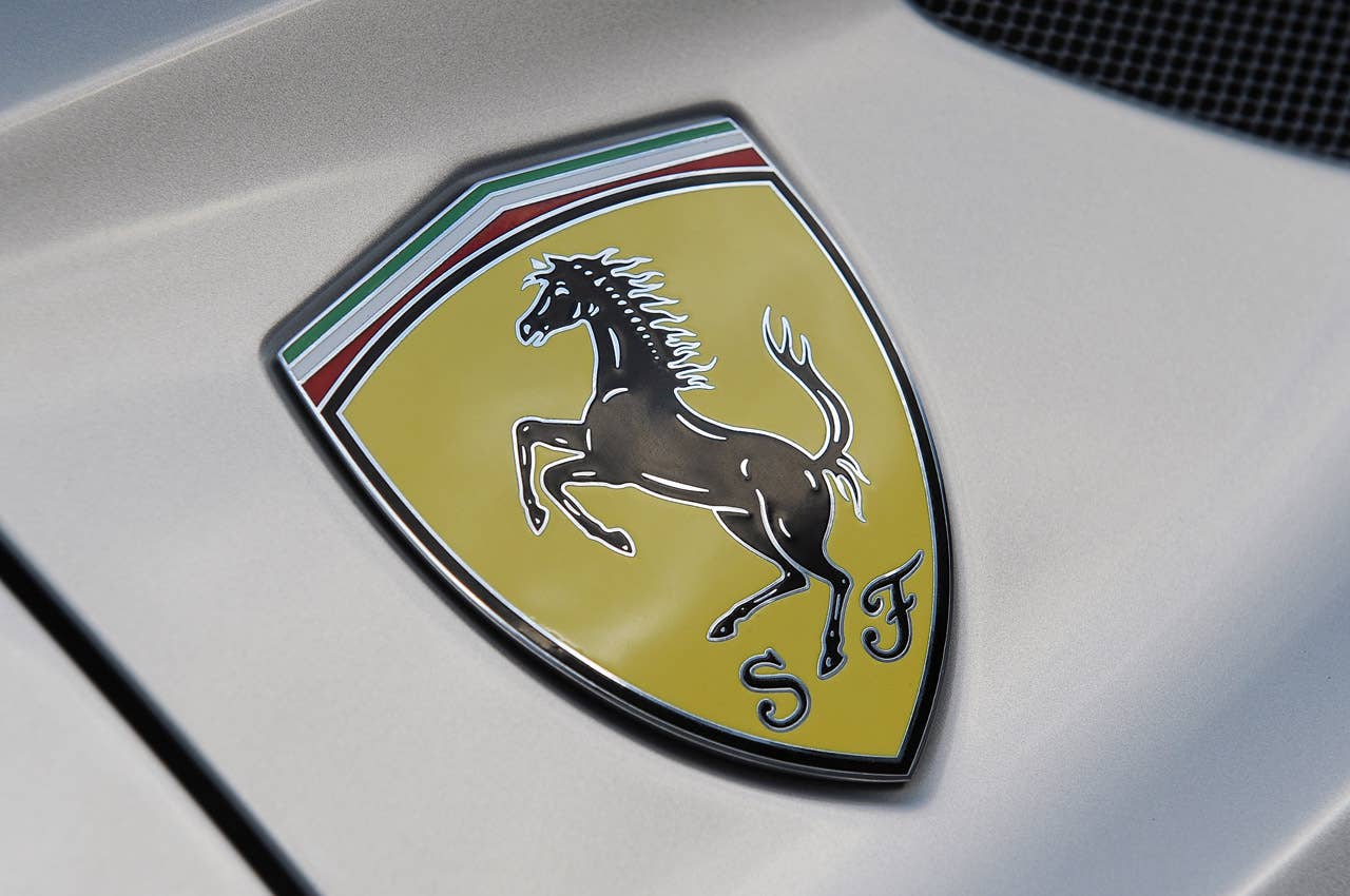 2013 Ferrari FF logo