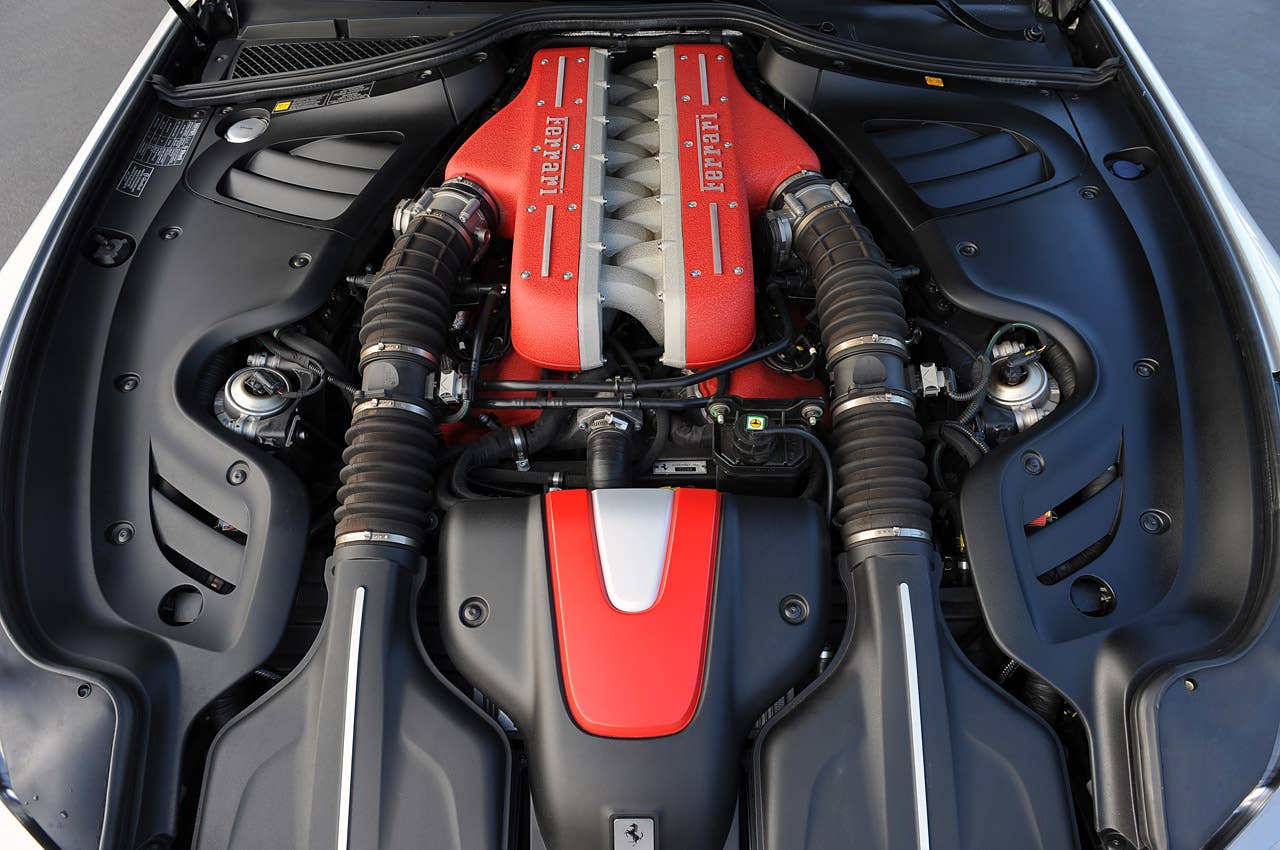2013 Ferrari FF engine