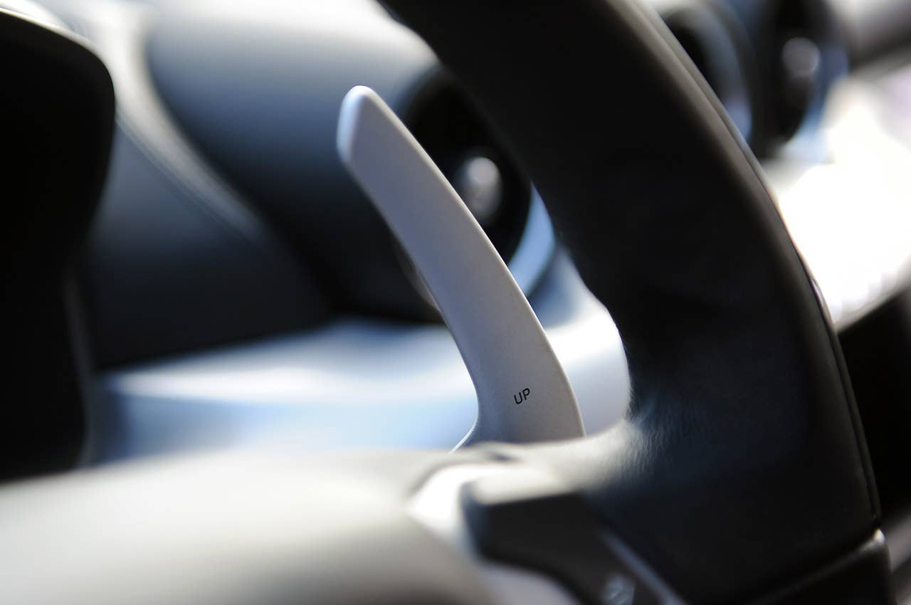 2013 Ferrari FF paddle shifter