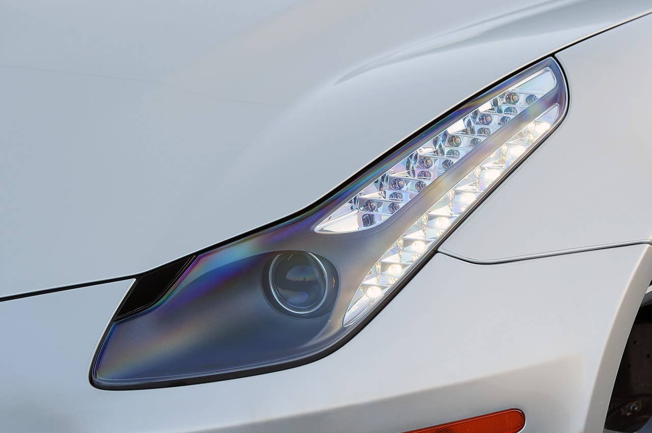 2013 Ferrari FF headlight