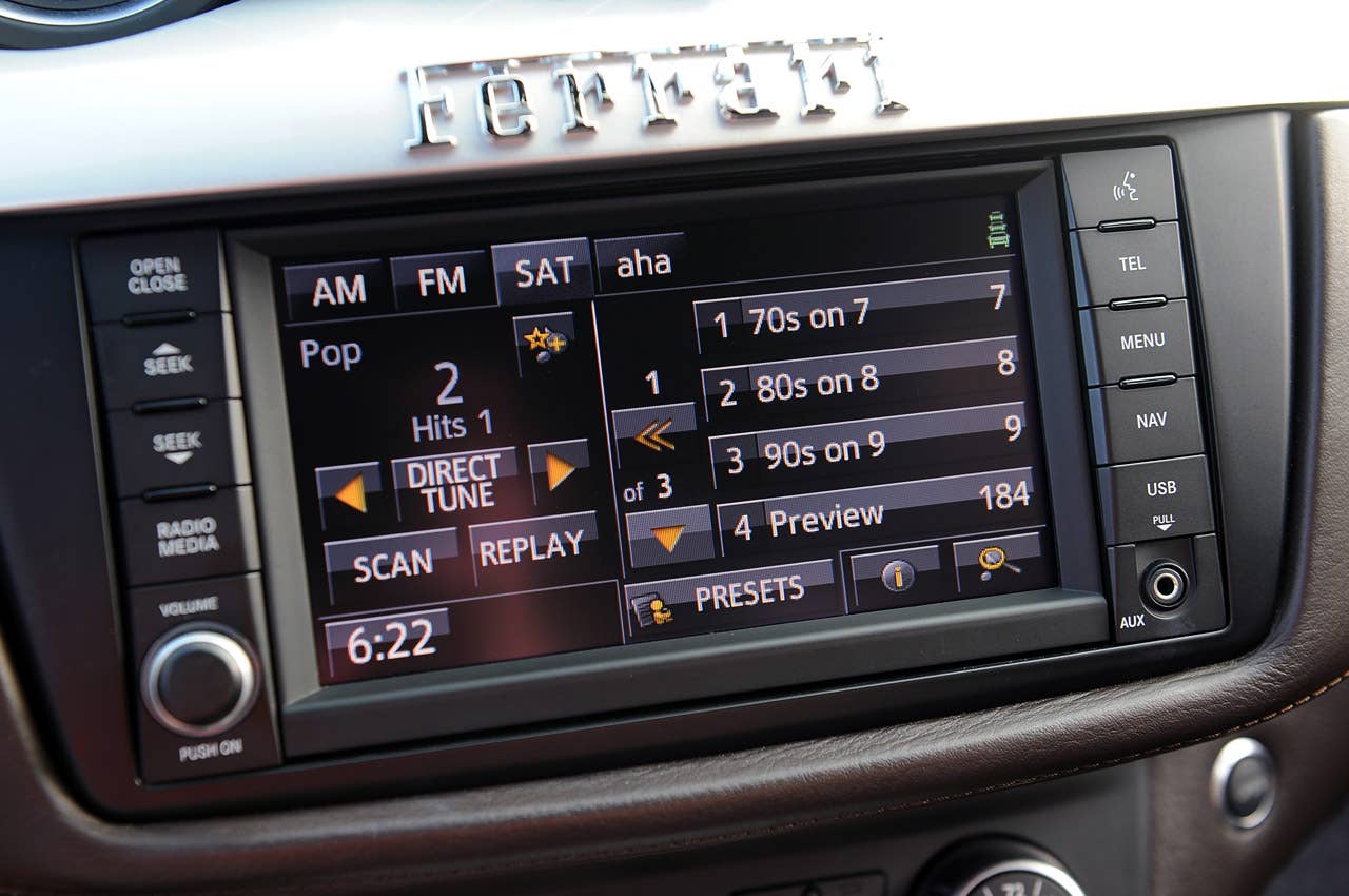 2013 Ferrari FF audio system display