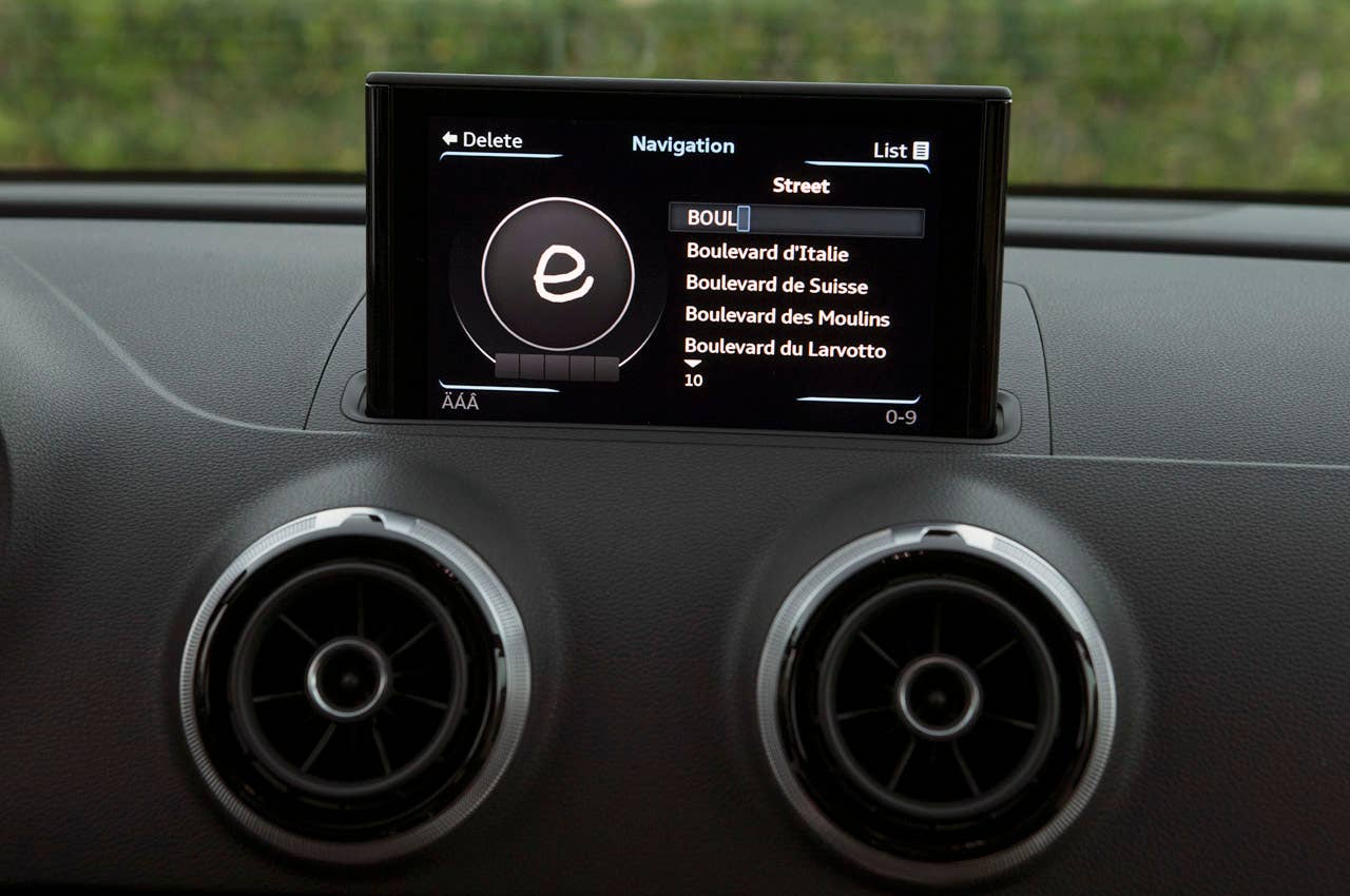 2014 Audi A3 Sportback infotainment system