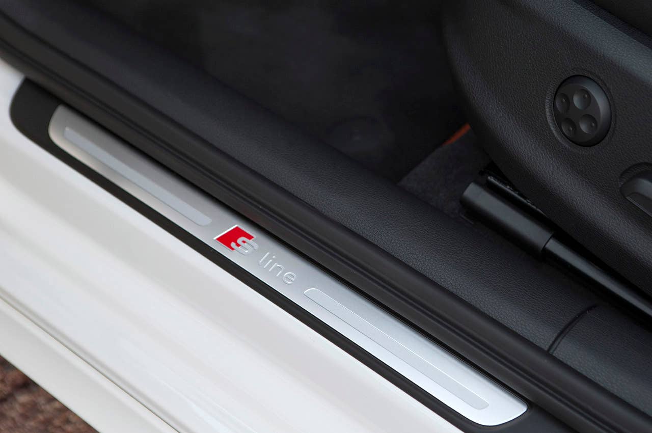 2014 Audi A3 Sportback sill plate