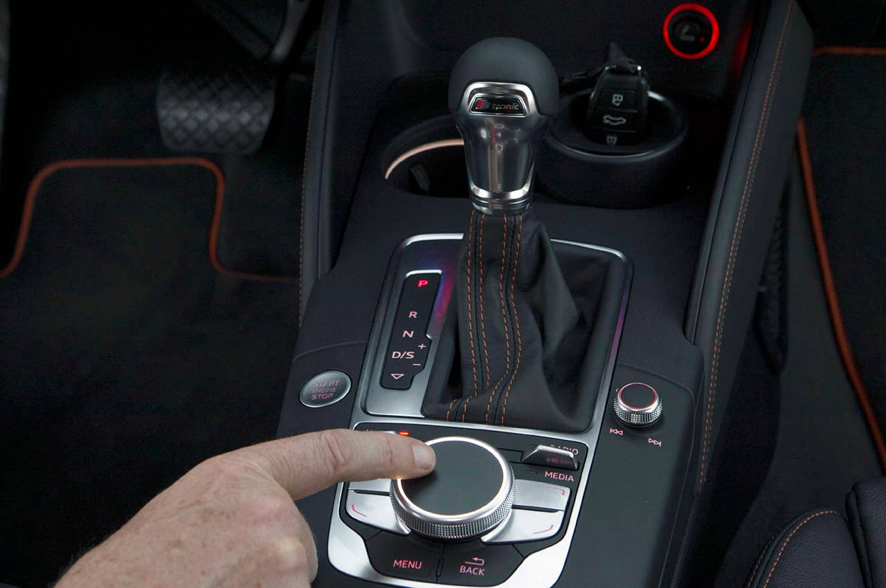 2014 Audi A3 Sportback center console