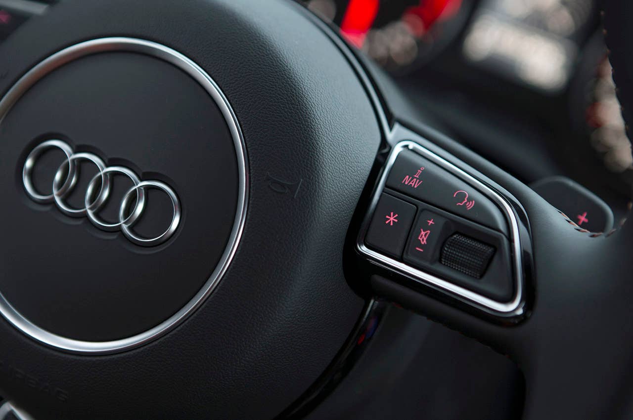 2014 Audi A3 Sportback steering wheel controls