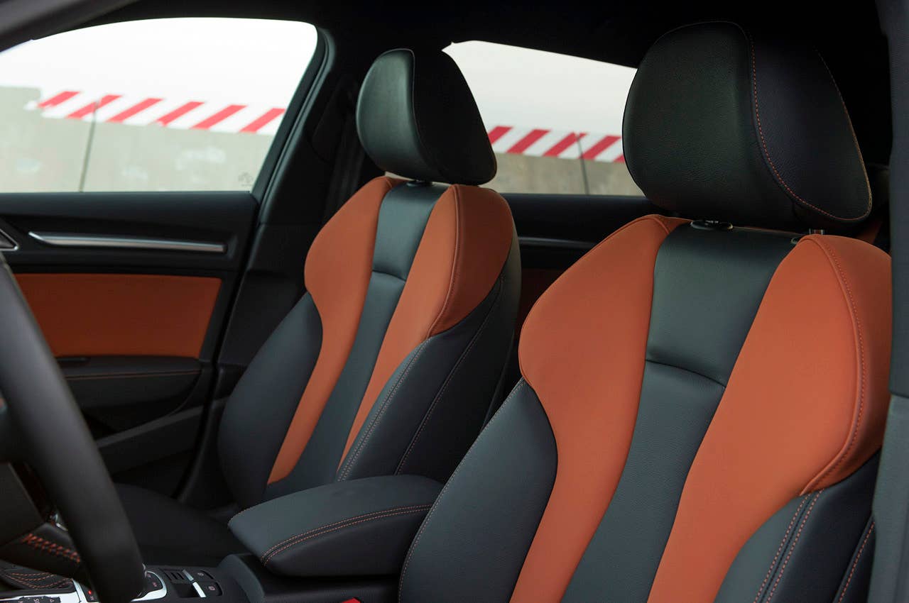 2014 Audi A3 Sportback front seats