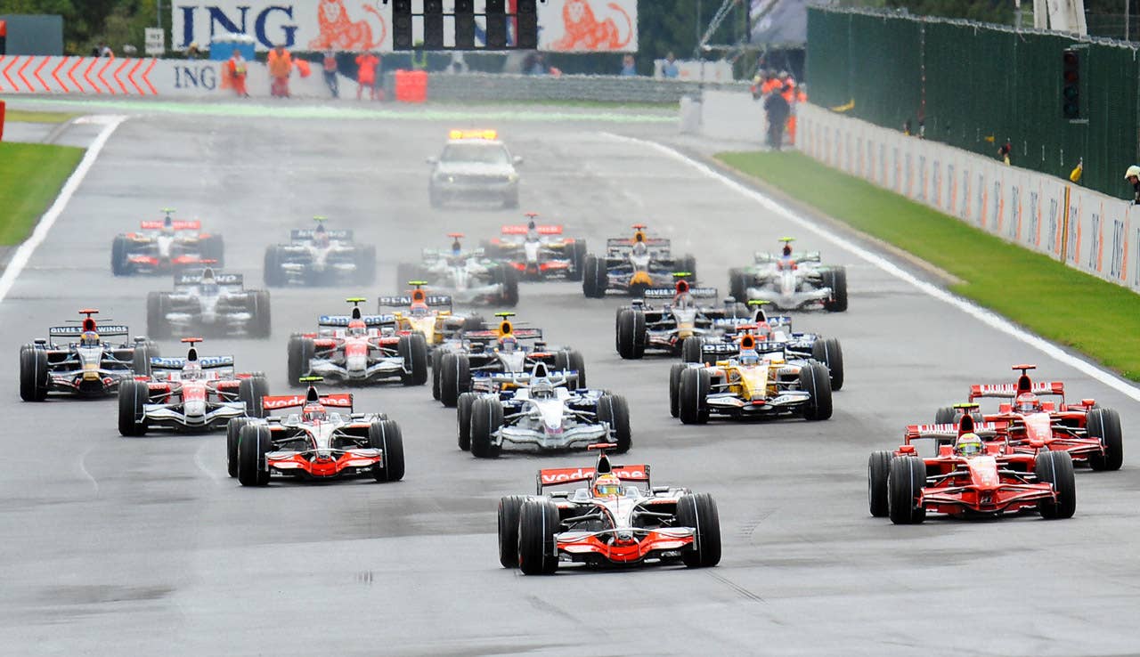 Drivers take the start of the Belgium Formula One Grand Prix, at the Spa-Francorchamps racetrack on September 7, 2008. AFP PHOTO / BERTRAND GUAY (Photo credit BERTRAND GUAY/AFP/Getty Images)