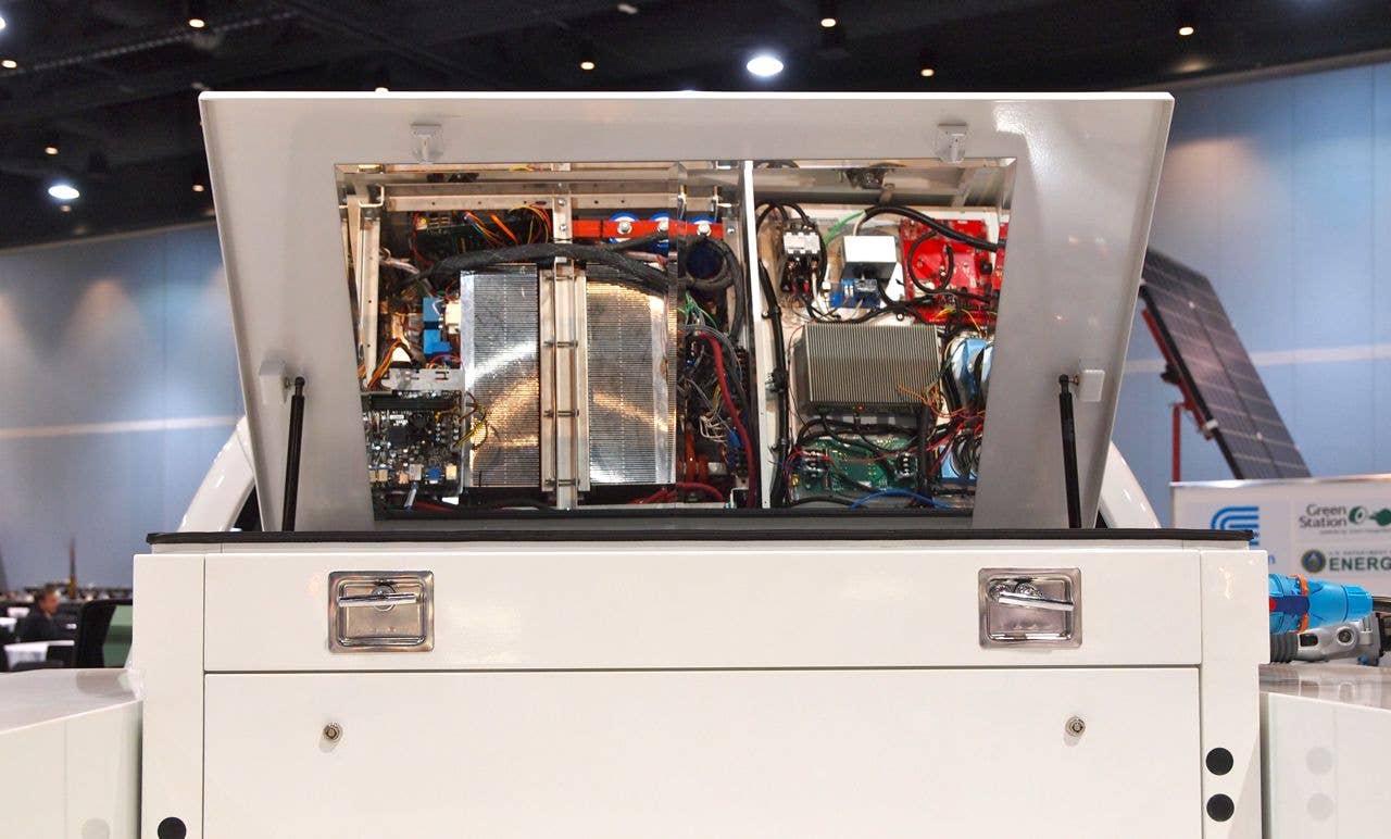 plug-in 2011 aaa truck