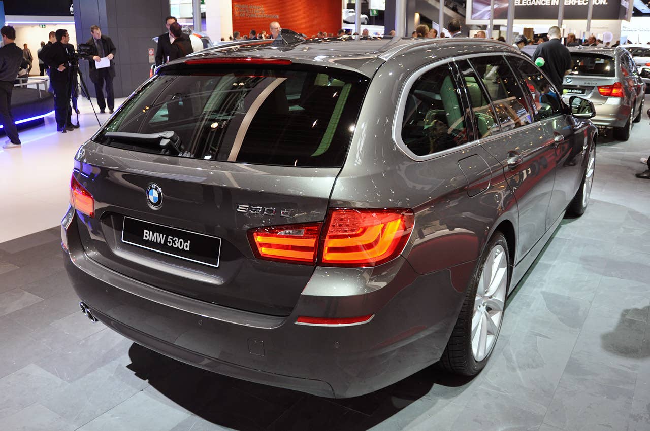 Paris 2010: BMW 5 Series Touring