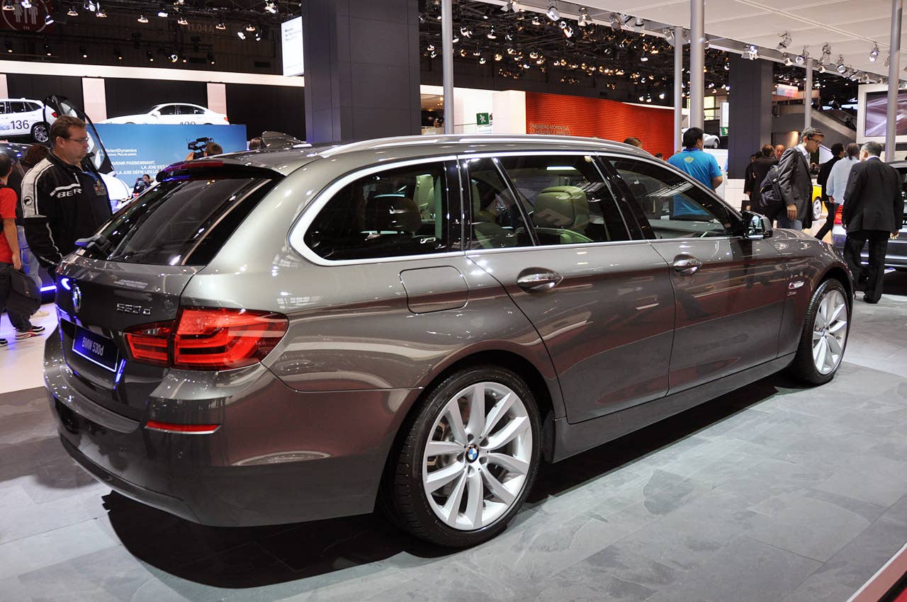 Paris 2010: BMW 5 Series Touring