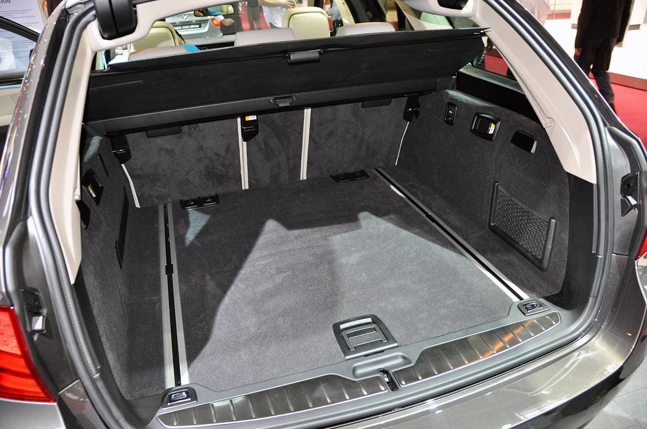 Paris 2010: BMW 5 Series Touring
