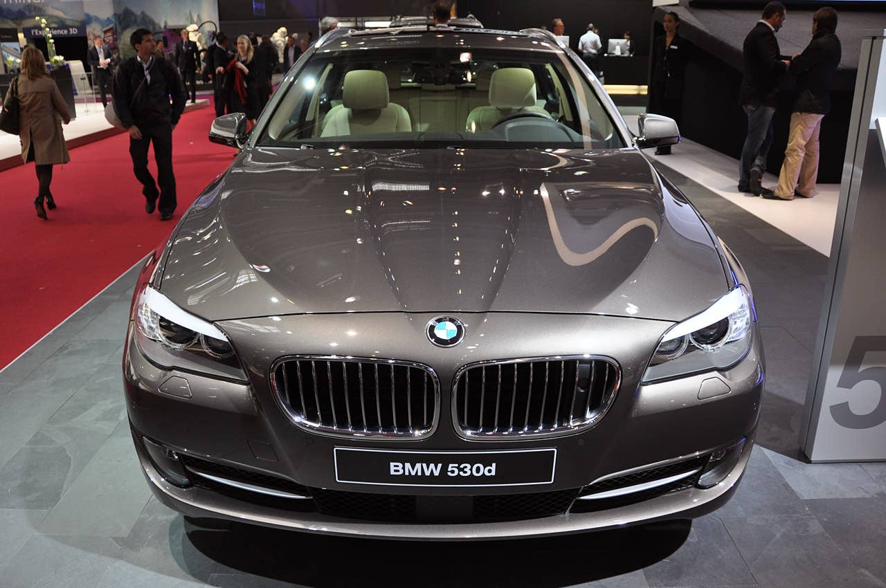 Paris 2010: BMW 5 Series Touring