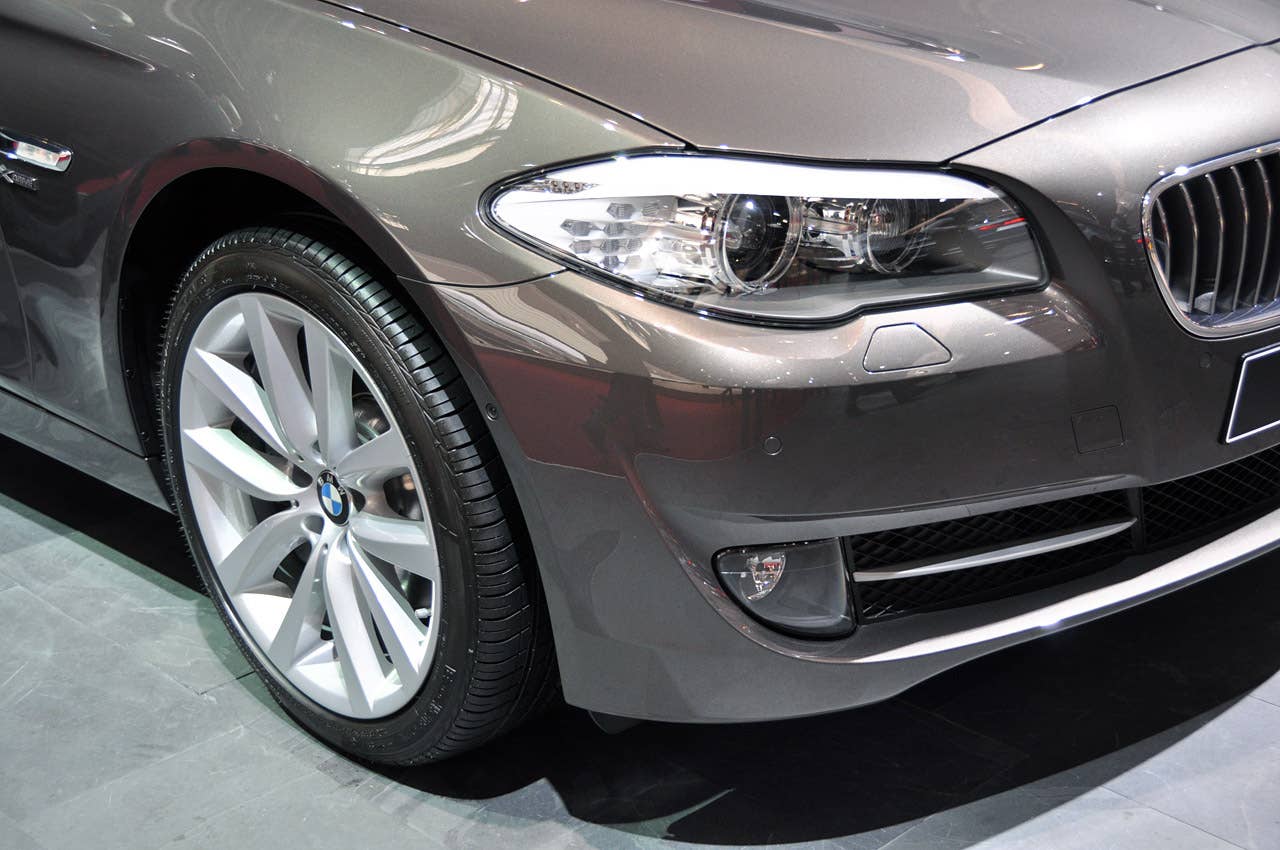 Paris 2010: BMW 5 Series Touring