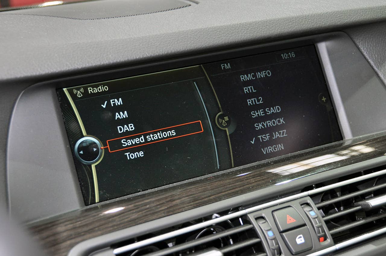 Paris 2010: BMW 5 Series Touring