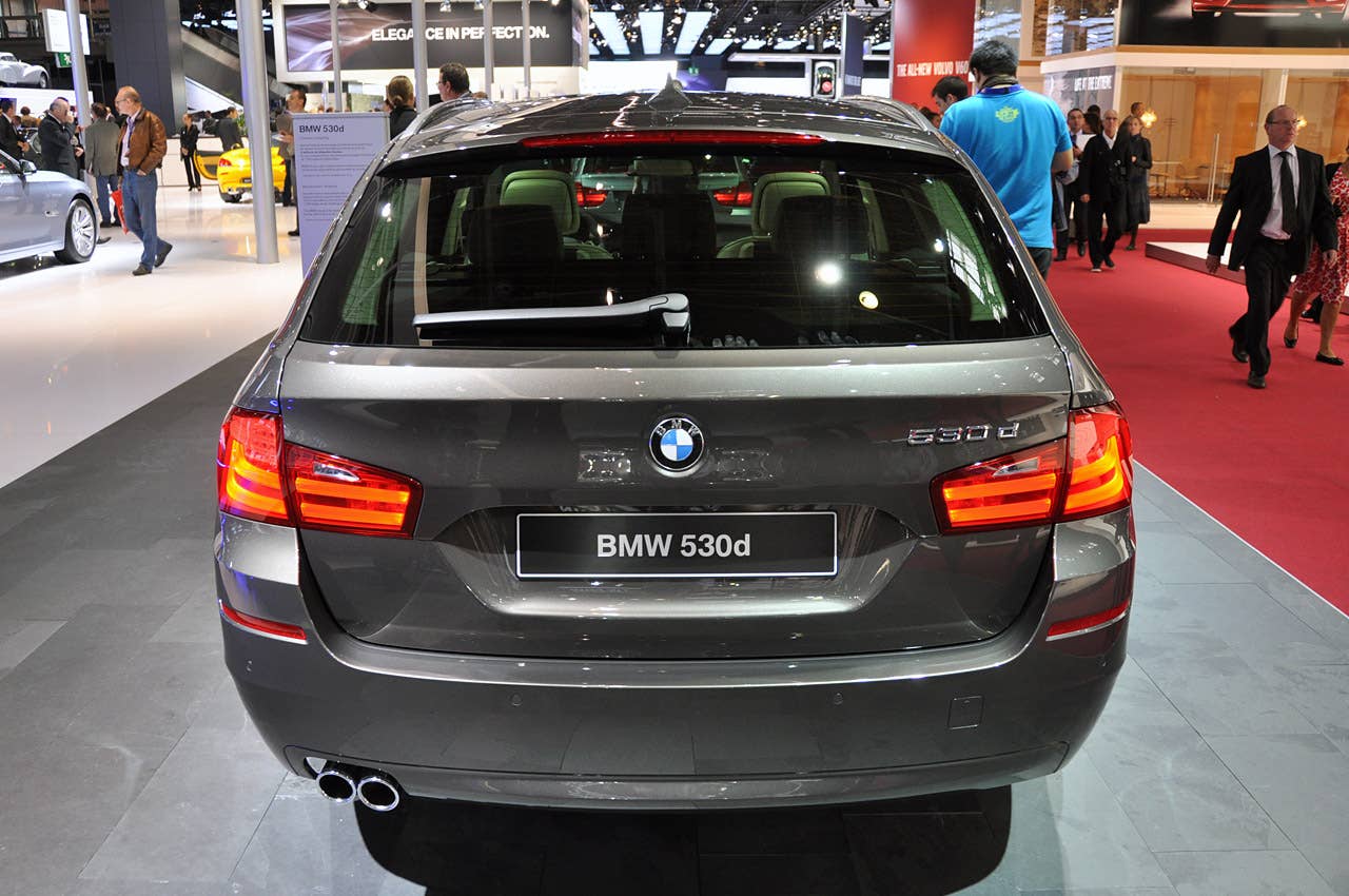 Paris 2010: BMW 5 Series Touring