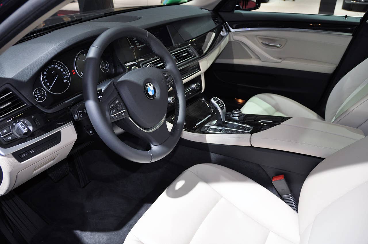 Paris 2010: BMW 5 Series Touring