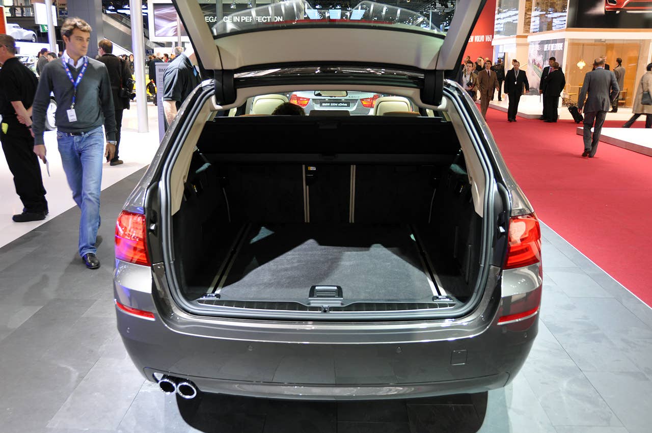 Paris 2010: BMW 5 Series Touring