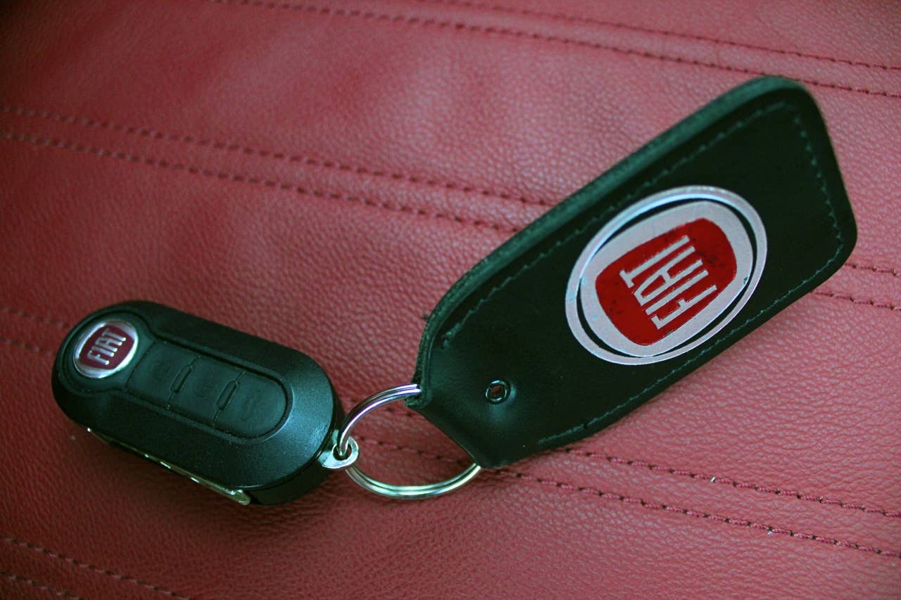 2012 Fiat 500C keys