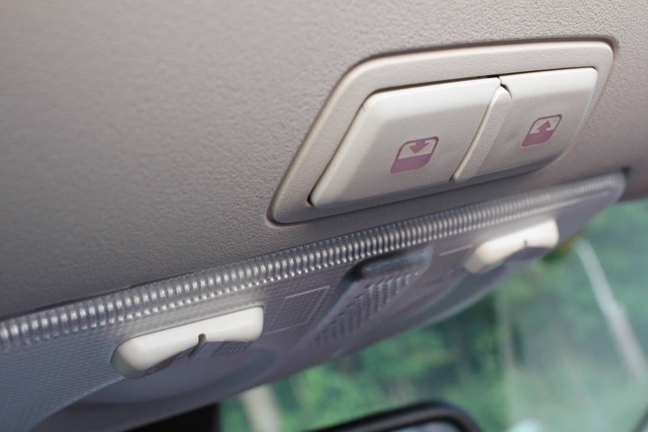 2012 Fiat 500C roof controls