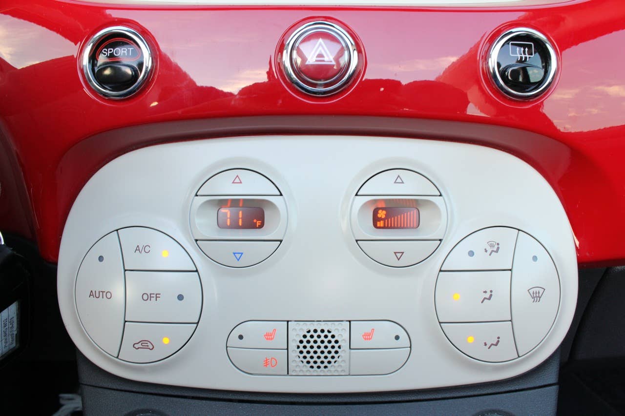 2012 Fiat 500C climate controls