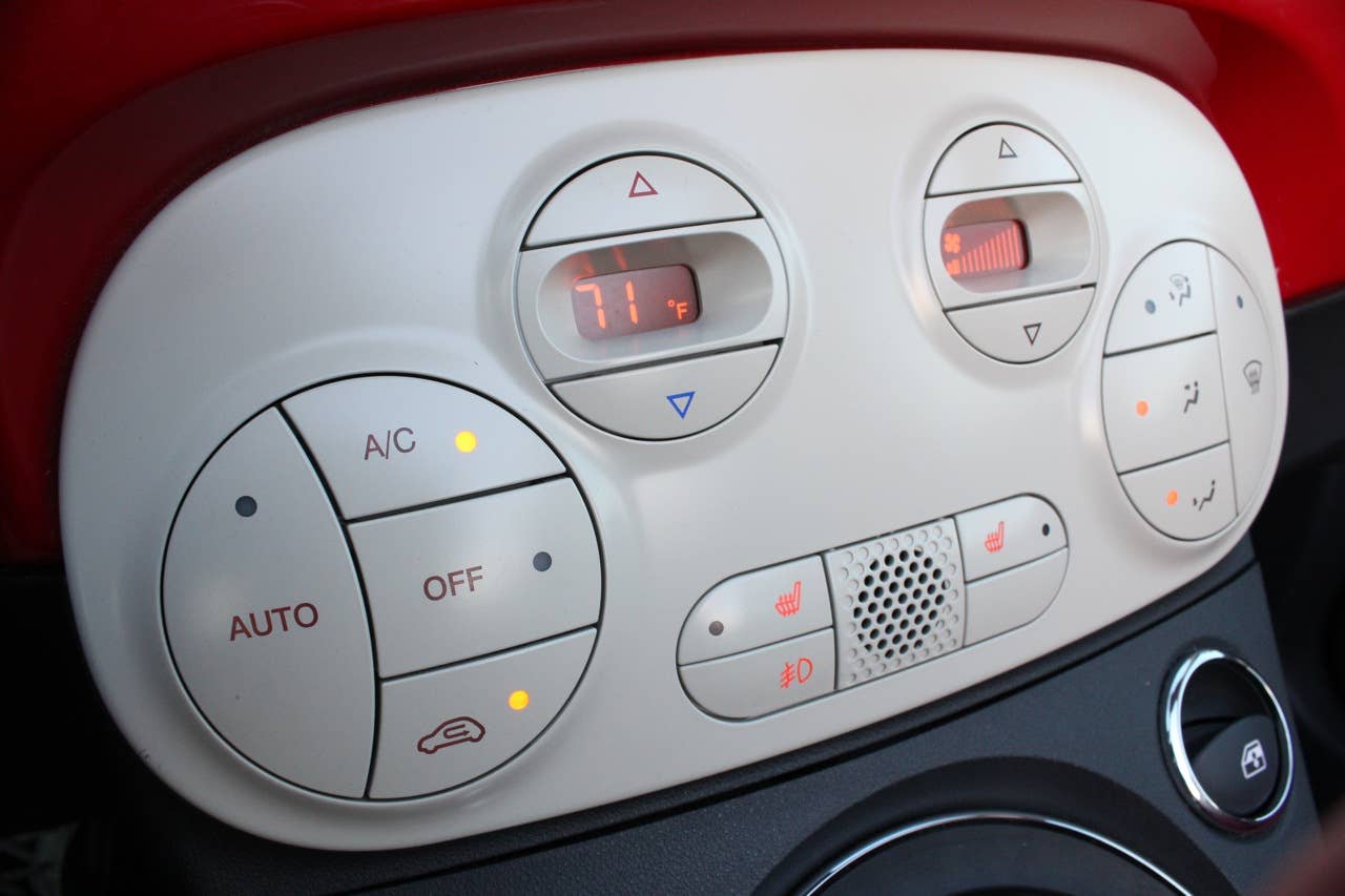 2012 Fiat 500C climate controls