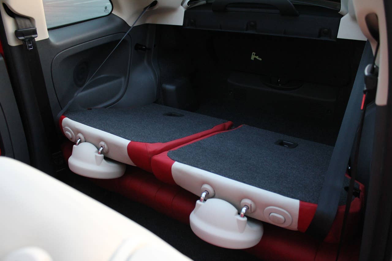 2012 Fiat 500C fold-down rear seats