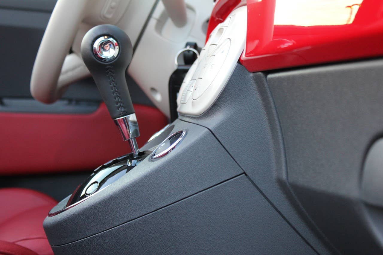 2012 Fiat 500C shifter