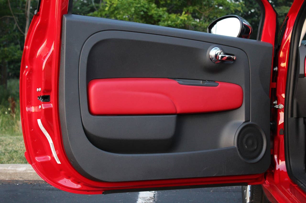2012 Fiat 500C door