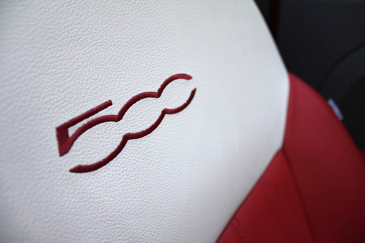 2012 Fiat 500C front seat headrest