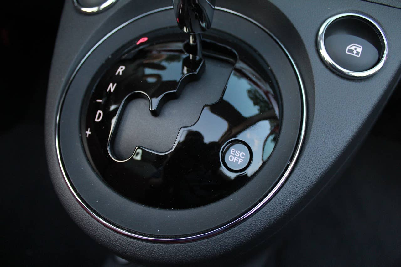 2012 Fiat 500C shifter