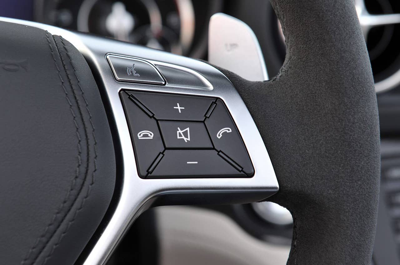2013 Mercedes-Benz SL65 AMG steering wheel controls