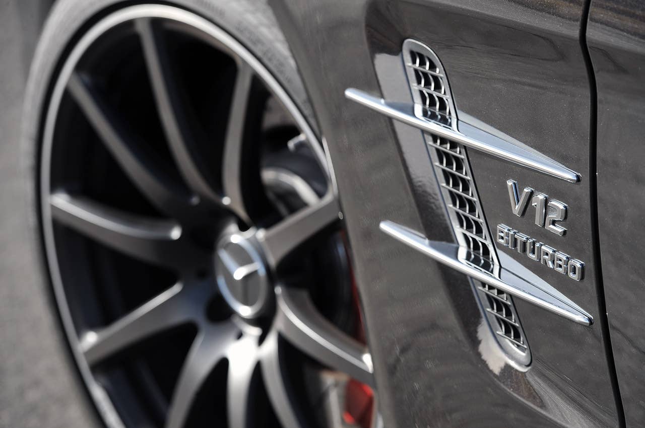 2013 Mercedes-Benz SL65 AMG side trim