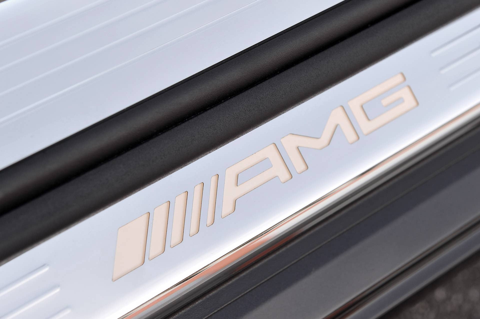 2013 Mercedes-Benz SL65 AMG sill plate