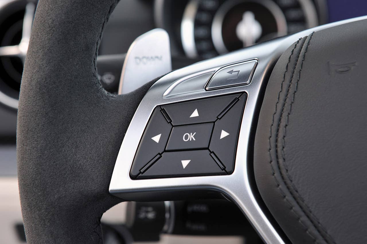 2013 Mercedes-Benz SL65 AMG steering wheel controls