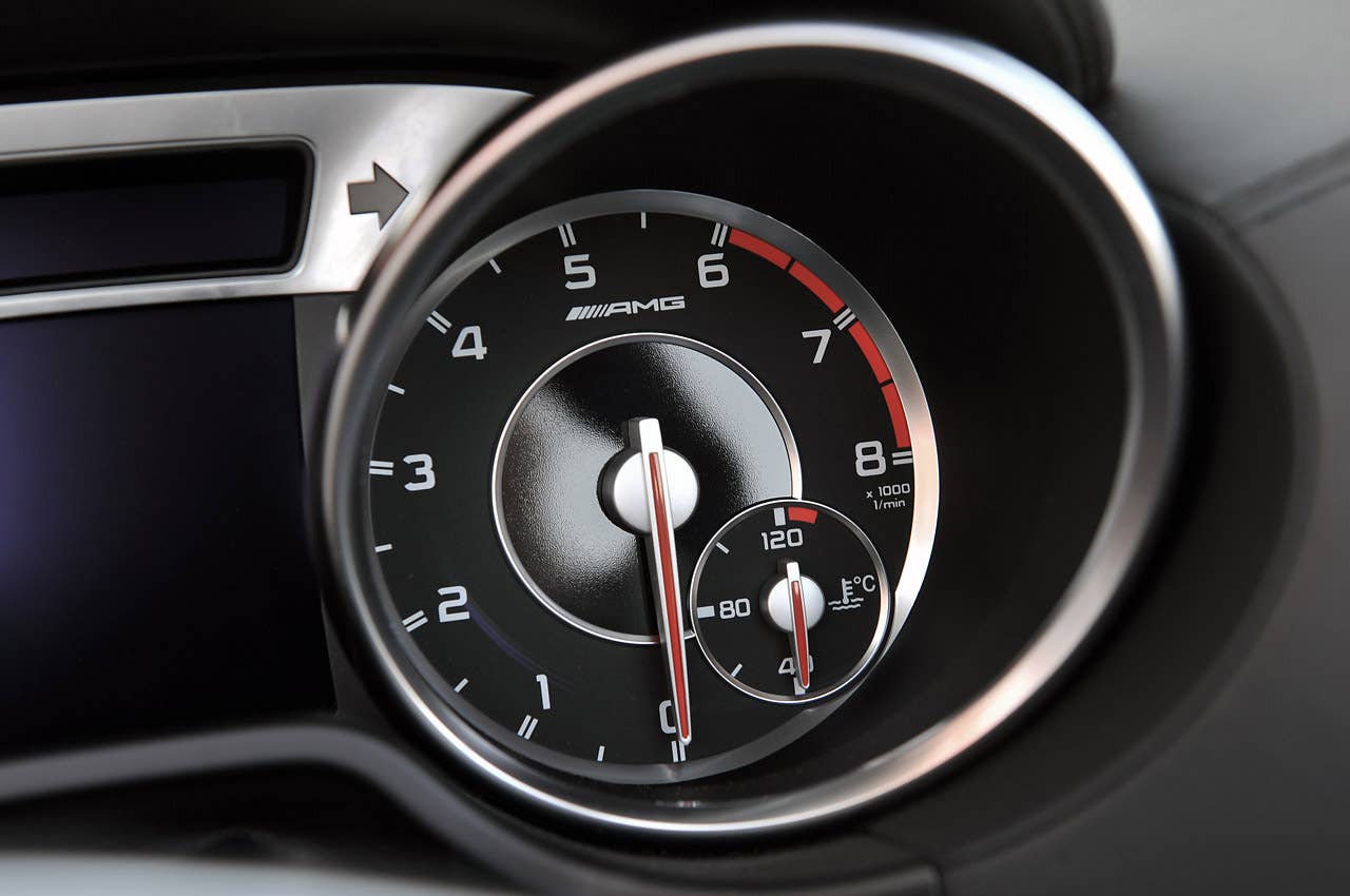 2013 Mercedes-Benz SL65 AMG tachometer
