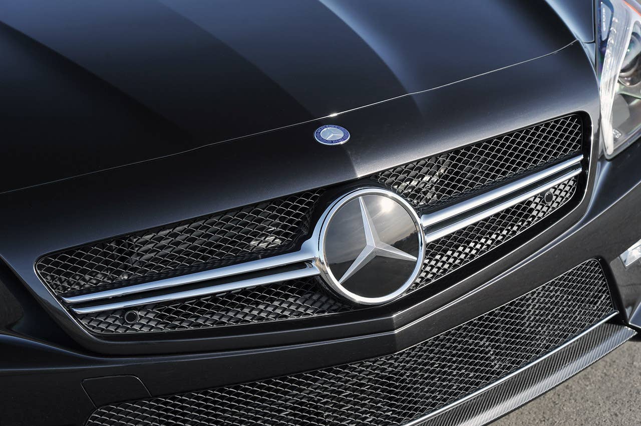 2013 Mercedes-Benz SL65 AMG grille