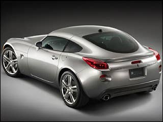 $2,500 cash back 2009 Pontiac Solstice Pricing: MSRP: $26,225 Invoice: $25,045 Fuel Economy: 25 mpg Hwy, 19 mpg CityResearch the Pontiac SolsticePontiac Solstice OverviewPontiac Solstice PicturesFree Pontiac Solstice Price Quote