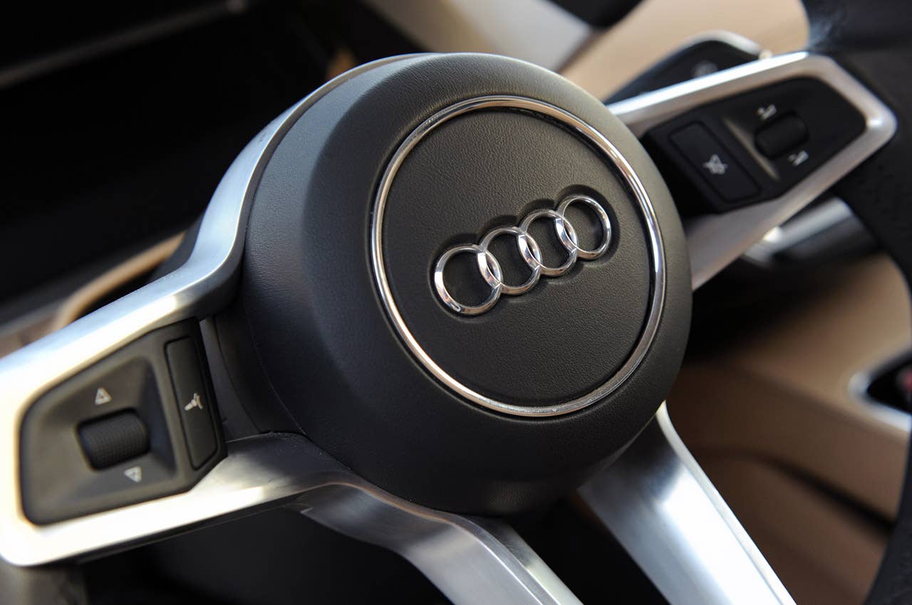 Audi Quattro Concept steering wheel