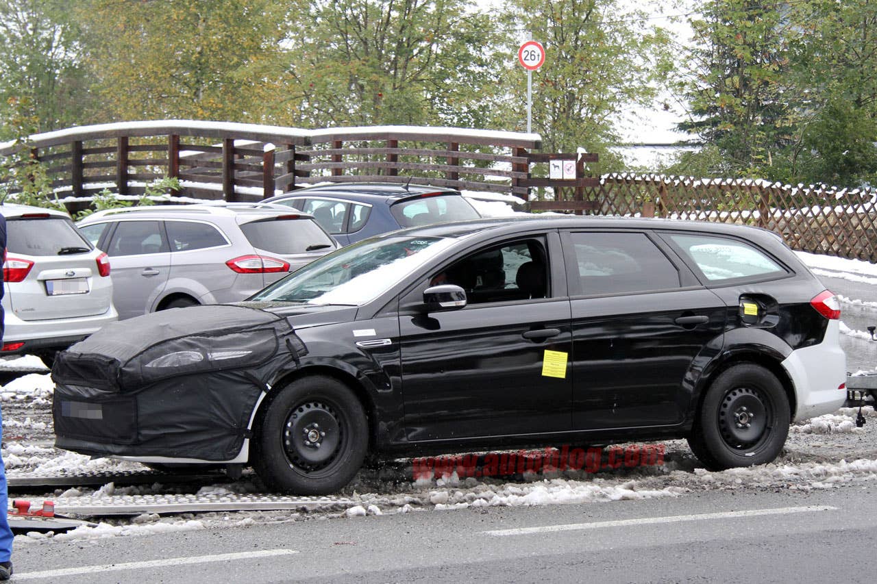 2013 Ford Mondeo Wagon Mule side
