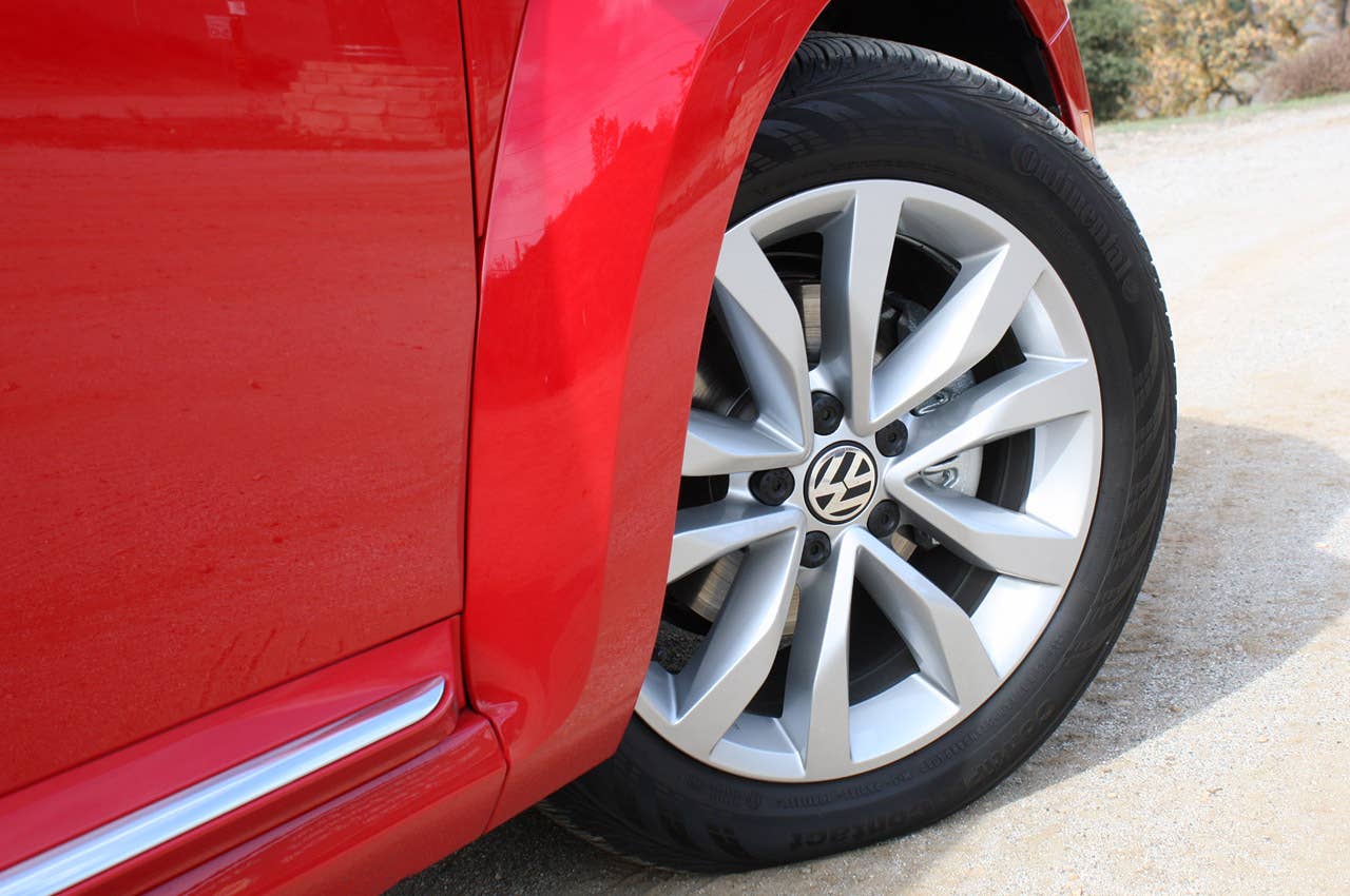 2013 Volkswagen Beetle TDI Convertible wheel